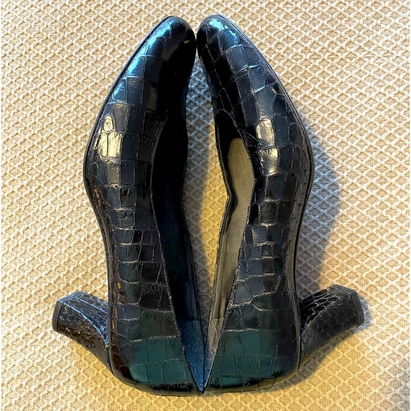 Stuart Weitzman Heels, Size 8 - Picture 2 of 6